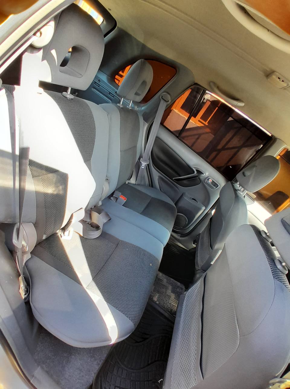 A picture of Toyota Rav4 1.8Cc Vvti 25M UGX