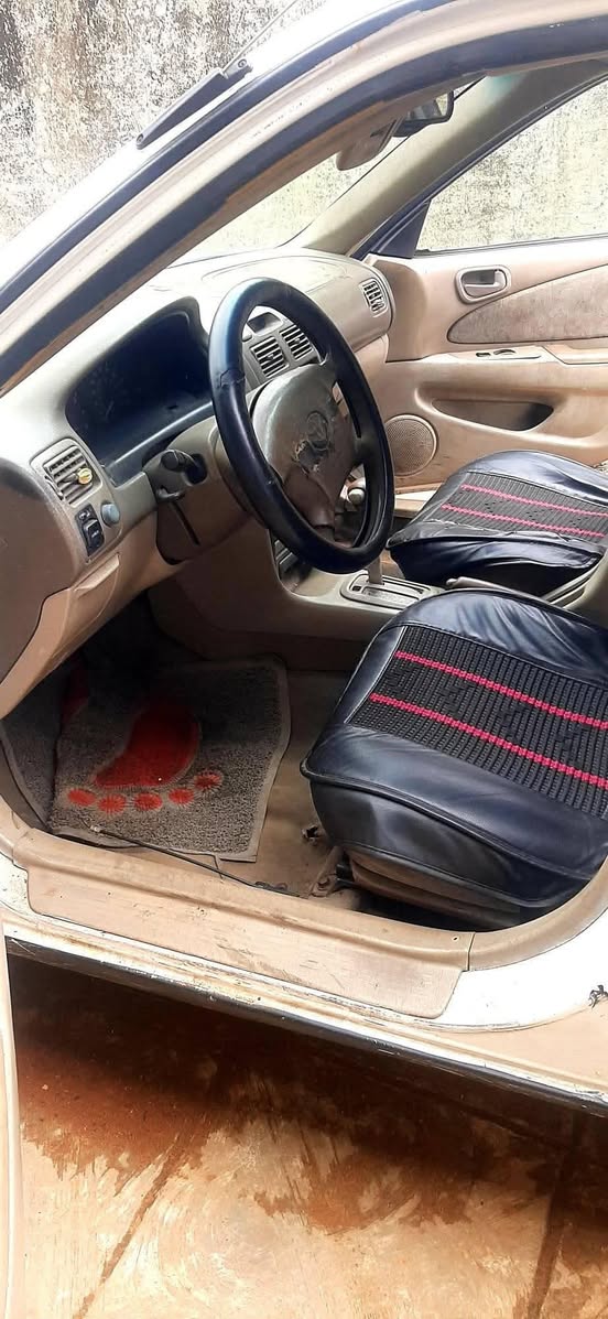 A picture of 2001 Toyota corolla