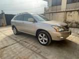 A picture of LEXUS RX 330