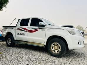 A picture of TOYOTA HILUX YEAR 2015 AUTOMATIC DRIVE 21 5 MILLION NAIRA