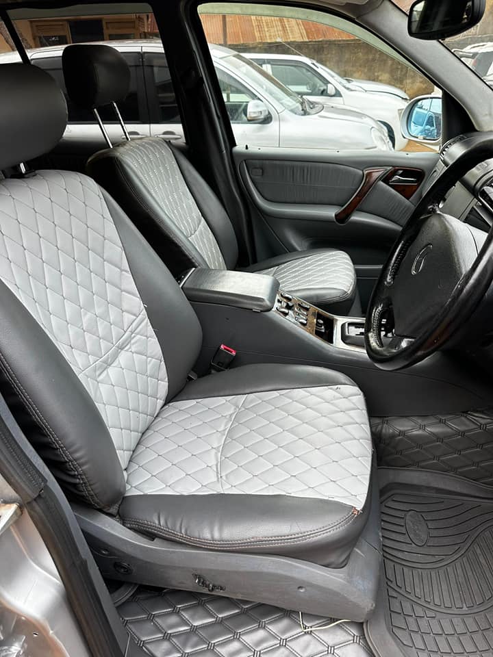 A picture of Mercedes Benz ML320 22m