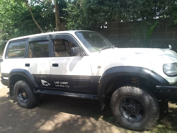 A picture of Toyota Land Cruiser VX Safari car Automatic Diesel Engine For