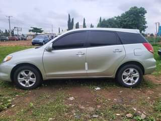 A picture of Toyota matrix full 2004 model Belgium standard going for 3