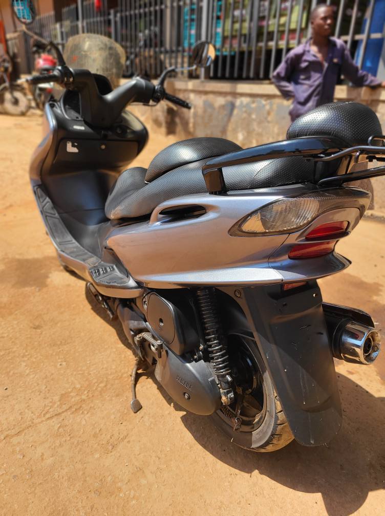A picture of YAMAHA MAJESTY