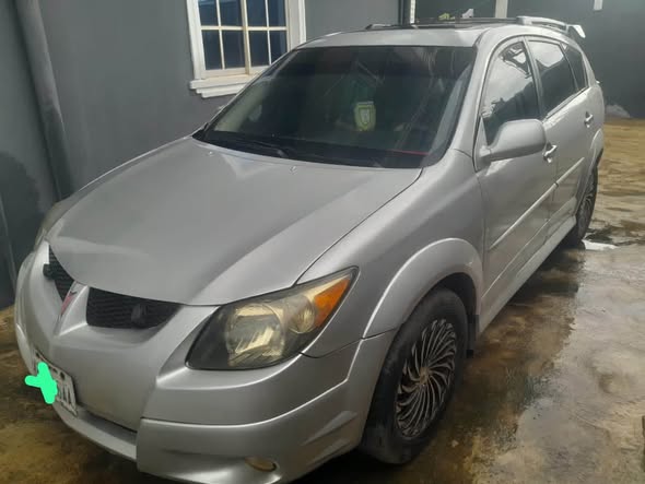 A picture of Model 2005 Pontiac vibe Engine Gear Ac leackages Interior and