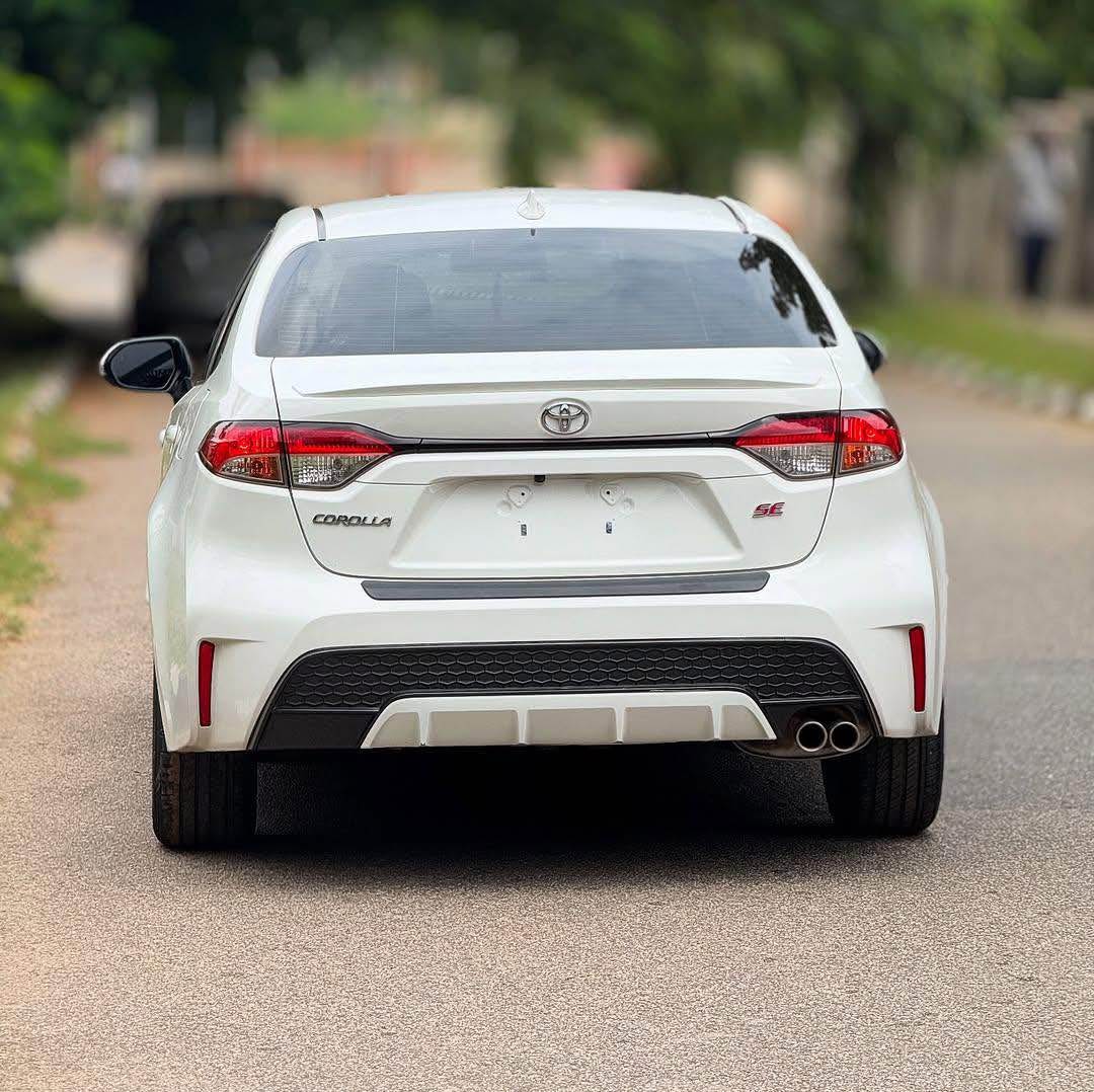 A picture of  FOR SALE FOREIGN USED TOYOTA COROLLA SE 2020 28