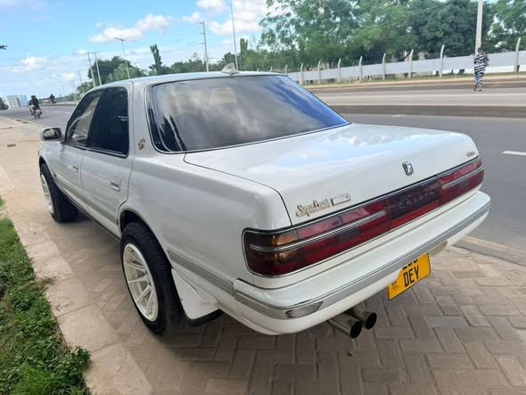 A picture of TOYOTA CRESTA FULL DOCUMENT FULL AC ENG 1GGE CC 1990
