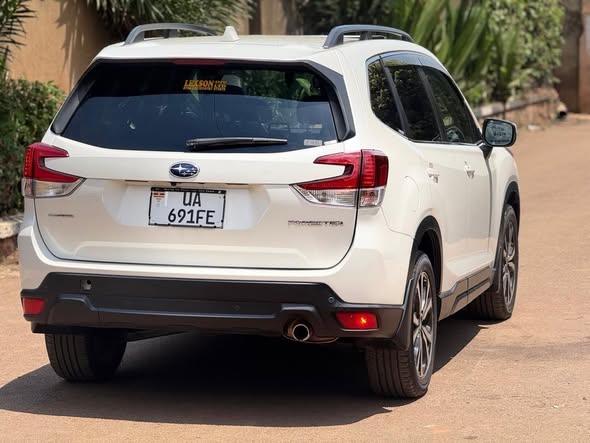 A picture of Subaru Forester SK9 2018 2 5cc petrol sunroof 85M
