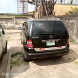 A picture of Benz ML 2002