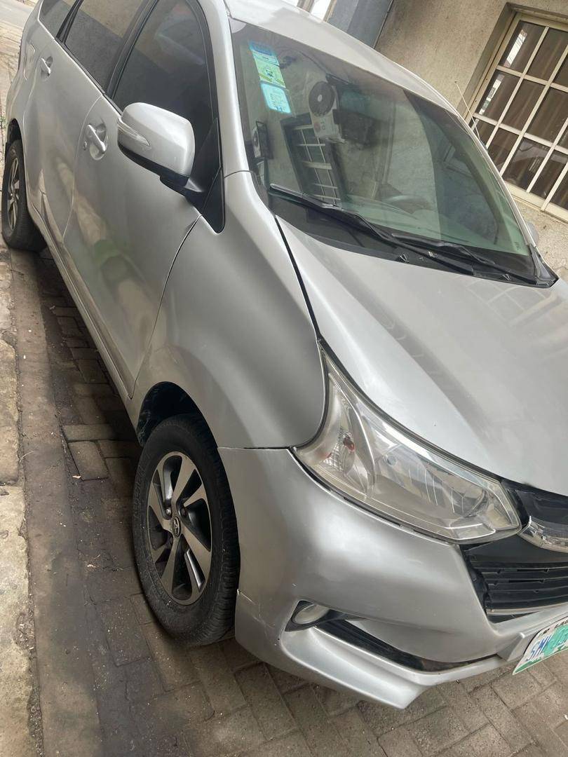 A picture of Toyota AVANDA manual 2015