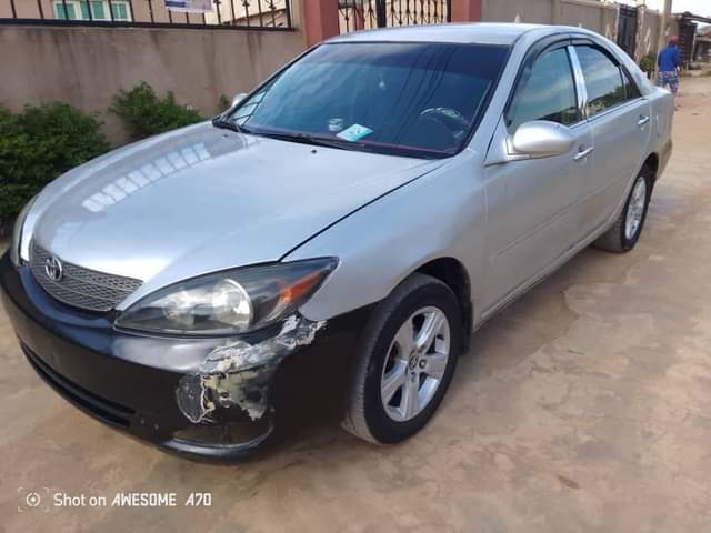 A picture of 2004 TOYOTA CAMRY LE