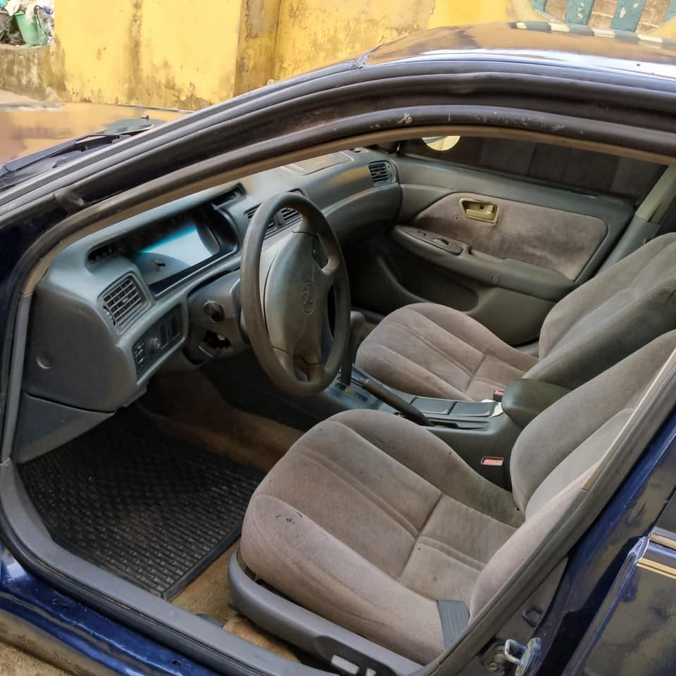 A picture of Toyota camry 1999