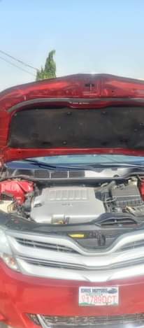 A picture of Toyota Venza 2010 upgraded to 2012 4 sale clean body