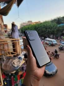 A picture of Samsung galaxy S20ultra 128GB