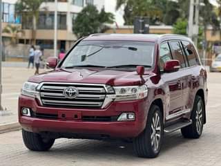 A picture of 2018 TOYOTA LANDCRUISER V8