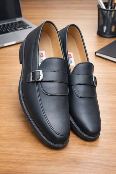 A picture of Men cooperate shoes