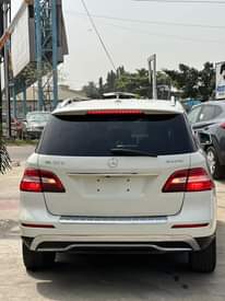 A picture of 2013 ML350