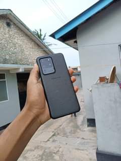 A picture of S20 ultra 5g