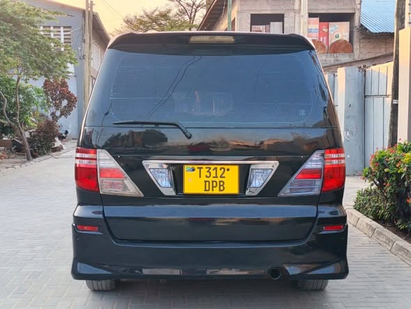 A picture of TOYOTA ALPHARD 0714058883