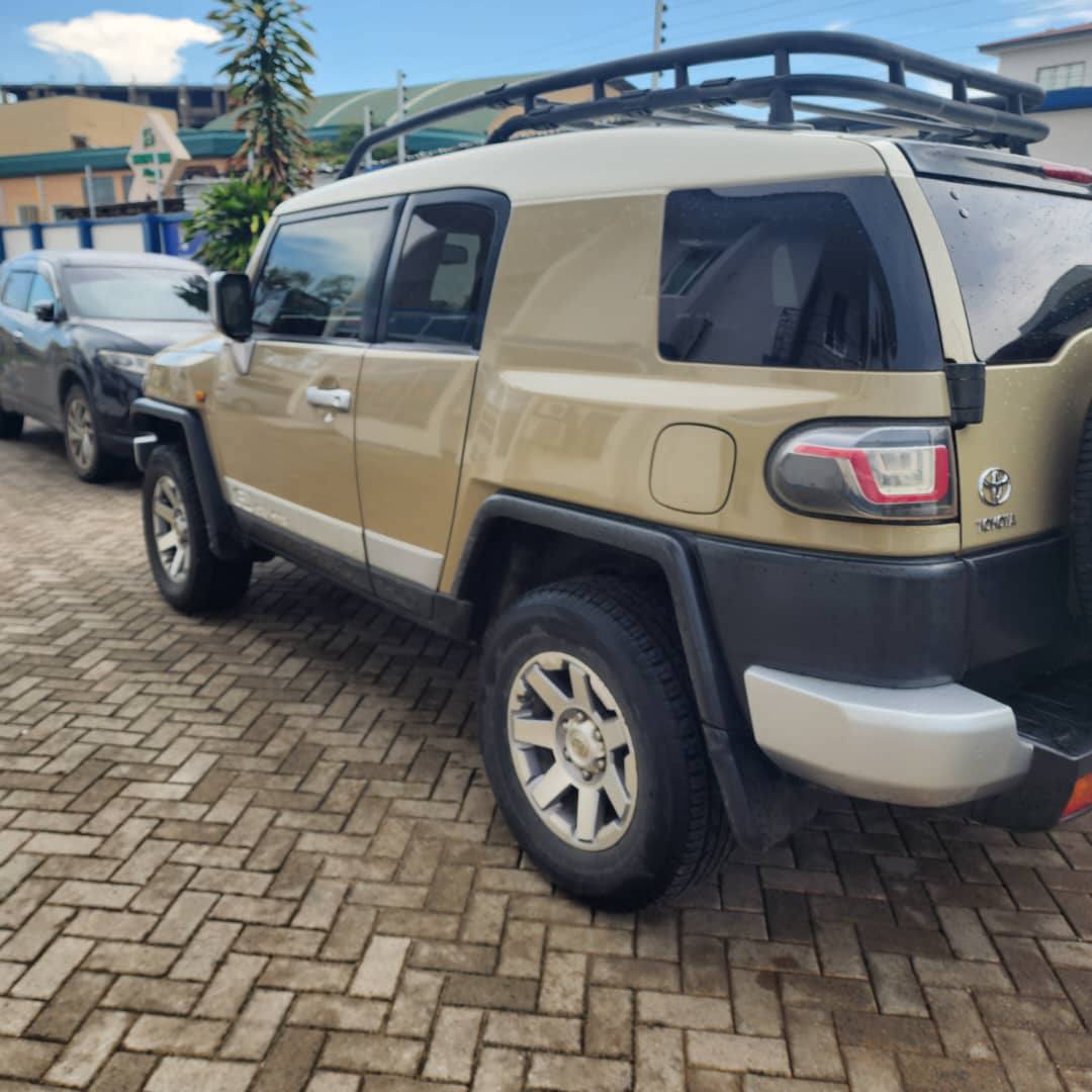 toyota land cruiser