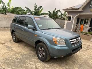 A picture of Super sharp Honda pilot 2006 model better rest of mind