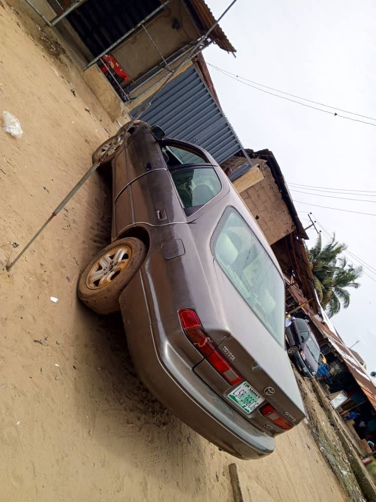 A picture of Toyota Camry 07043283348