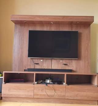 A picture of 75 inch samsung smart tv