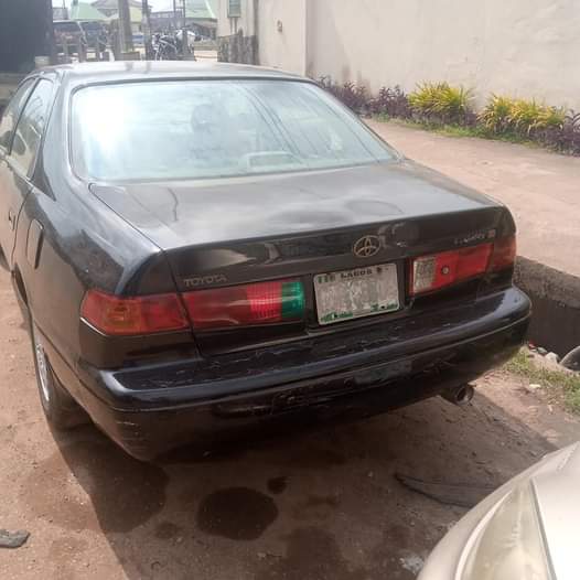 A picture of Toyota Camry aka drop light s 