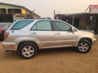 A picture of Lexus RX 300