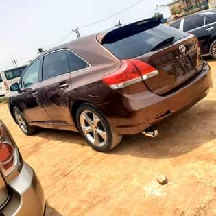 A picture of Toyota Venza 2010 model with full option carry leather interior