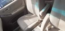 A picture of 05 Toyota Highlander on 3 seat row that should be