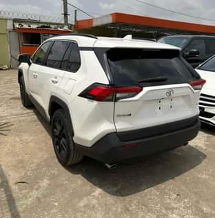 A picture of TOYOTA RAV4