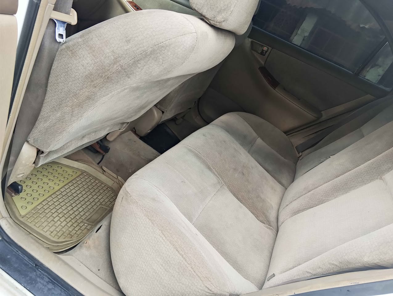 A picture of Toyota Corolla 2004 for sale 3 8M