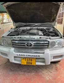 A picture of Landcruiser Vx Engine 2uz