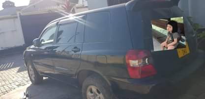 A picture of Toyota Kluger Tsh m18.7 Cc 2360 Mwaka 2004 Naongea na