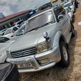 A picture of TOYOTA LANDCRUISER TX 2001 25M