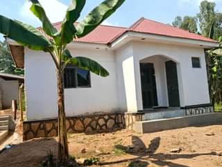 A picture of BRAND NEW HOUSE On quick sale Located kasangati kiti city