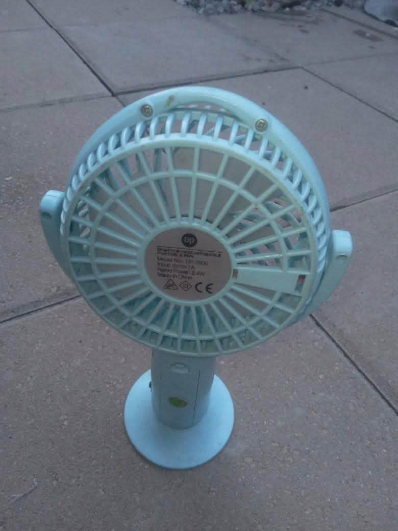 A picture of Rechargeable hand fan