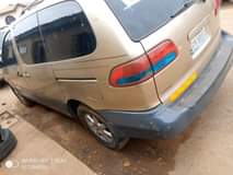 A picture of 2002 Toyota Sienna