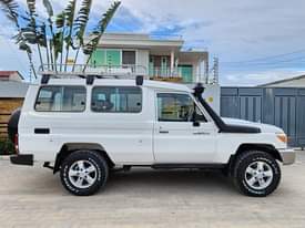 A picture of TOYOTA LANDCRUISER HARDTOP