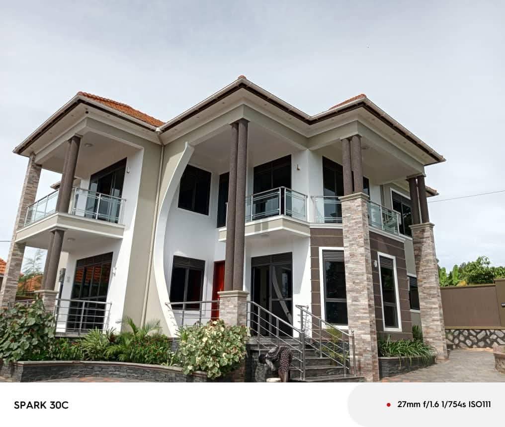 A picture of 5 BEDROOM HOUSE