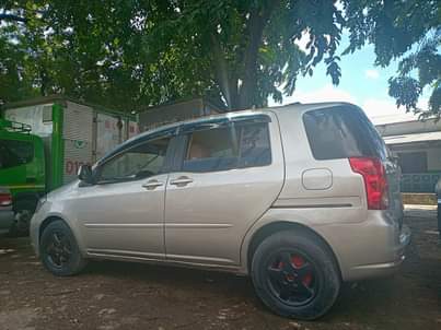 A picture of Toyota Raum inatupwa hiyo