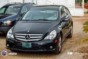 A picture of Sharp R350 Benz 4matic just 2 750million last