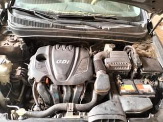 A picture of Hyundai Sonata 2012