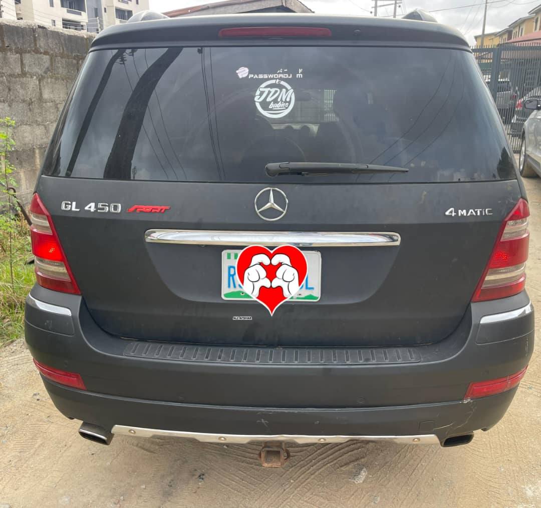 A picture of Mercedes Benz GL450