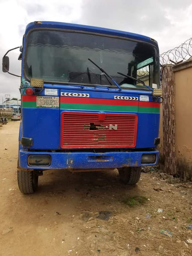 A picture of Nigeria Used Mandiesel six tyre truck in good condition. Owner