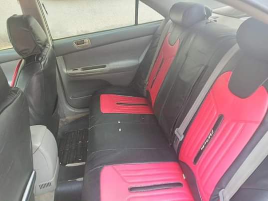 A picture of 2004 Toyota Camry