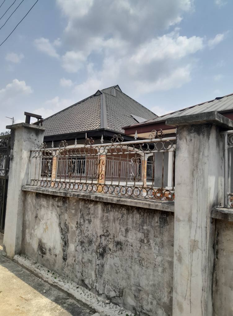 A picture of 3 bedroom flat 2bedroomflat 2self contain for sale