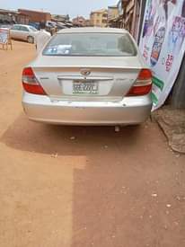 A picture of Toyota Camry 2004 model silver