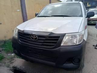 A picture of Toyota Hilux 08